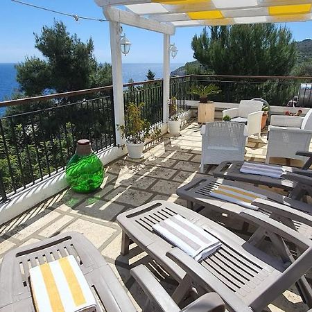 Casa Vacanze "Il Carrubo" Gagliano del Capo Eksteriør billede