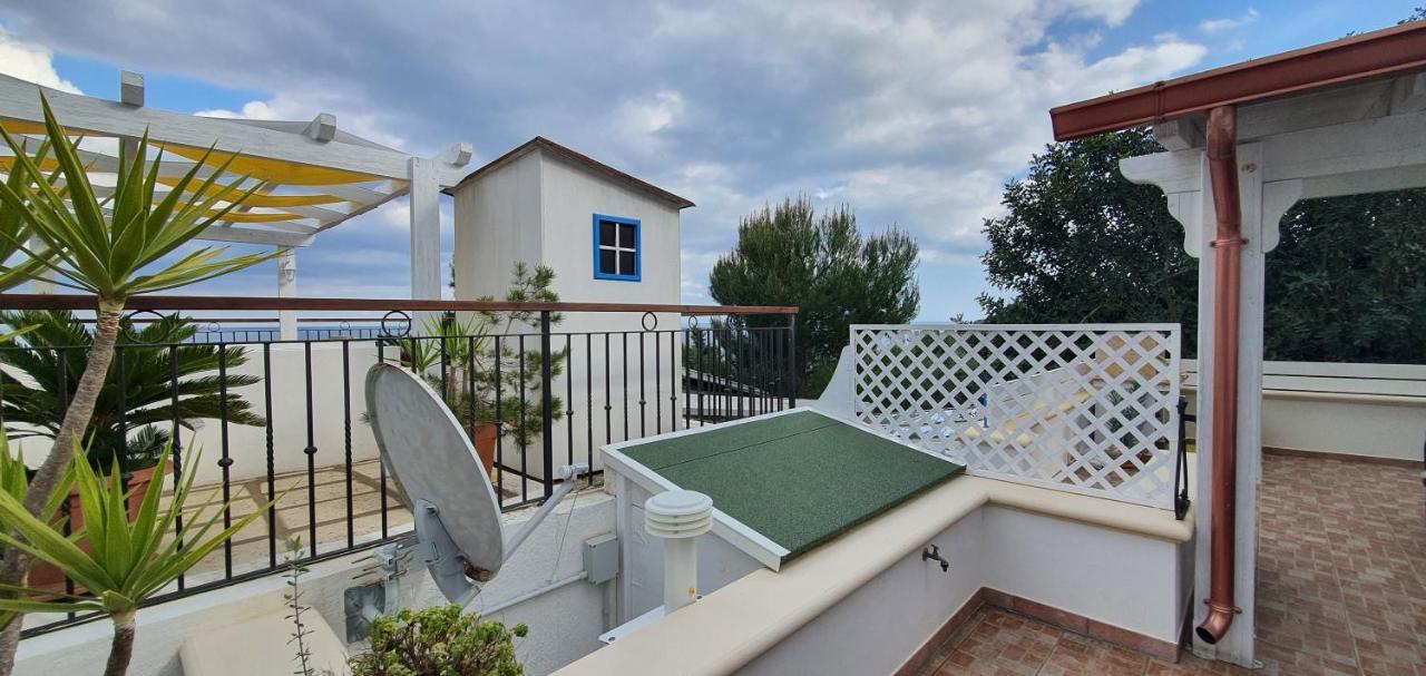 Casa Vacanze "Il Carrubo" Gagliano del Capo Eksteriør billede