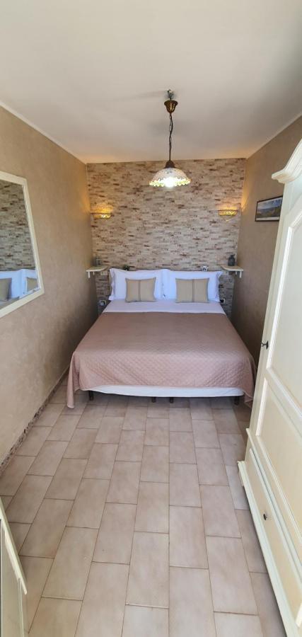 Casa Vacanze "Il Carrubo" Gagliano del Capo Eksteriør billede